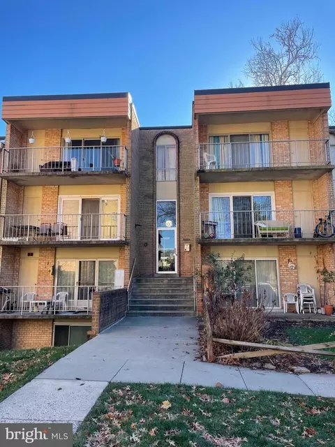 11903 Parklawn Dr #T-1, Rockville, MD 20852