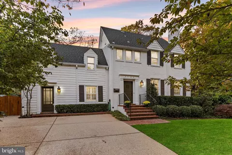 7108 Meadow Ln, Chevy Chase, MD 20815