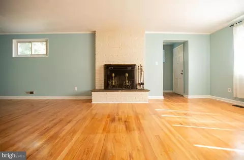 402 Burnt Mills Ave, Silver Spring, MD 20901 photo 2