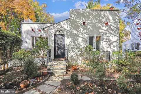 7814 Glenbrook Rd, Bethesda, MD 20814