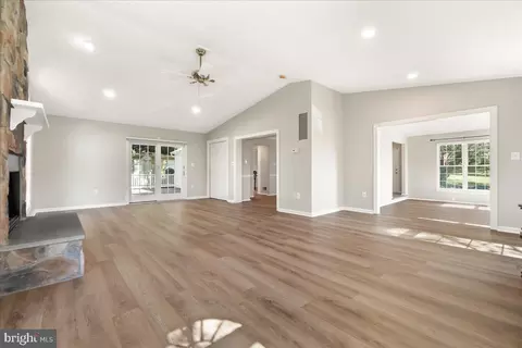 14632 Woonsockett Dr, Silver Spring, MD 20905 photo 6