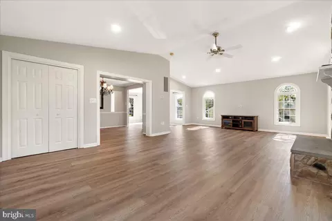 14632 Woonsockett Dr, Silver Spring, MD 20905 photo 5