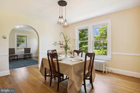 6845 Eastern Ave, Takoma Park, MD 20912
