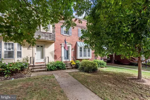 4819 Chevy Chase Dr #186, Chevy Chase, MD 20815
