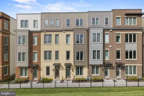 850 Thompson Cres #51, Rockville, MD 20852