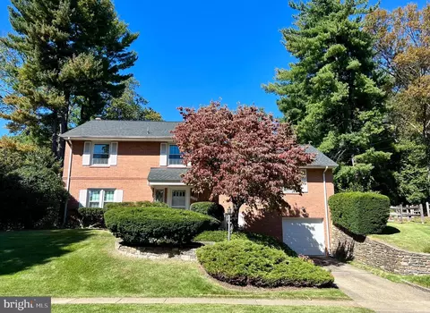 10322 Dickens Ave, Bethesda, MD 20814