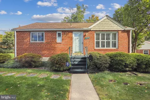 2205 Prichard Rd, Silver Spring, MD 20902 photo 2