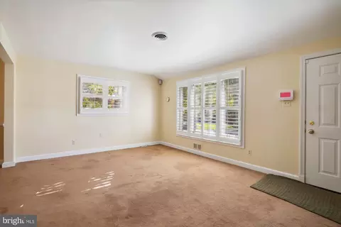 2205 Prichard Rd, Silver Spring, MD 20902 photo 4
