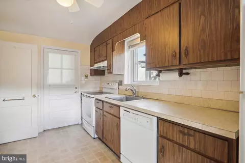 2205 Prichard Rd, Silver Spring, MD 20902 photo 12