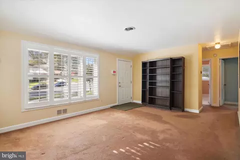 2205 Prichard Rd, Silver Spring, MD 20902 photo 3