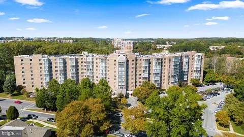 3005 S Leisure World Blvd #323, Silver Spring, MD 20906