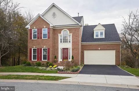 719 Summer Walk Dr, Gaithersburg, MD 20878