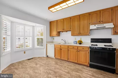 18507 Clovercrest Cir, Olney, MD 20832 photo 5