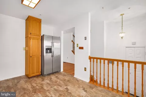 18507 Clovercrest Cir, Olney, MD 20832 photo 9