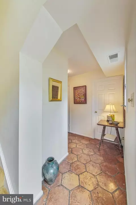 8539 Bradford Rd #9-6, Silver Spring, MD 20901 photo 4