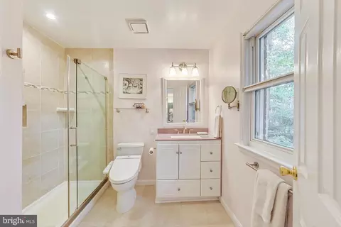 8539 Bradford Rd #9-6, Silver Spring, MD 20901 photo 24