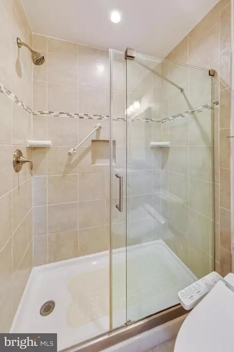 8539 Bradford Rd #9-6, Silver Spring, MD 20901 photo 25