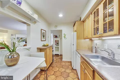 8539 Bradford Rd #9-6, Silver Spring, MD 20901 photo 16