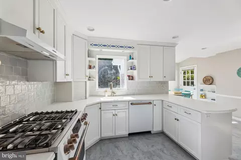 9112 Paddock Ln, Potomac, MD 20854 photo 7