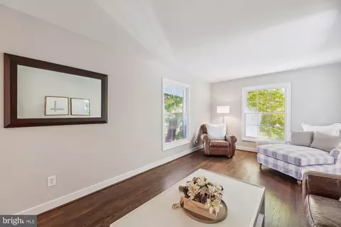 9112 Paddock Ln, Potomac, MD 20854 photo 11
