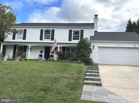 9112 Paddock Ln, Potomac, MD 20854 photo 2