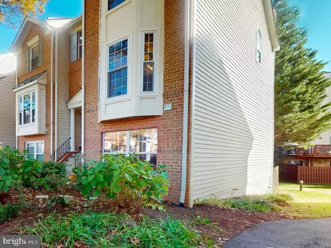 24 Dawn View Ct, Silver Spring, MD 20904 photo 2