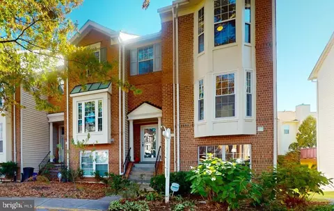 24 Dawn View Ct, Silver Spring, MD 20904