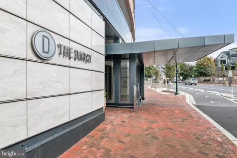 7171 Woodmont Ave #807, Bethesda, MD 20814