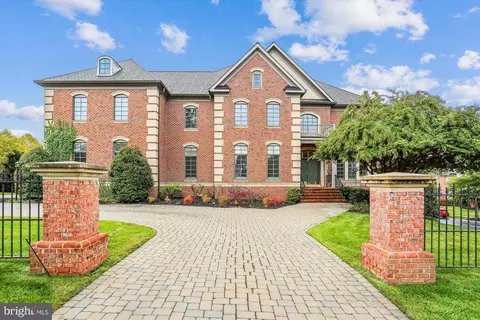 6008 Lux Ln, North Bethesda, MD 20852