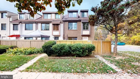 10018 Forest View Pl, Montgomery Village, MD 20886