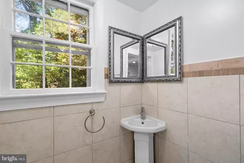10017 Brookmoor Dr, Silver Spring, MD 20901 photo 16