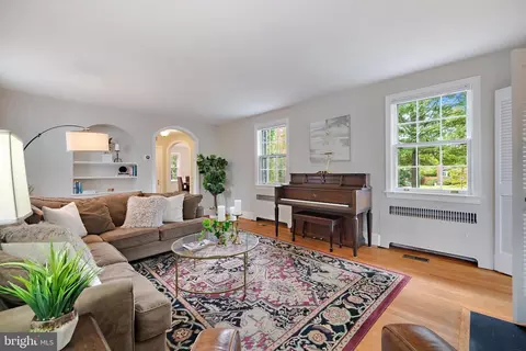 1209 Noyes Dr, Silver Spring, MD 20910 photo 11
