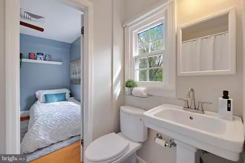 1209 Noyes Dr, Silver Spring, MD 20910 photo 30