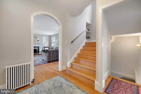 1209 Noyes Dr, Silver Spring, MD 20910 photo 8