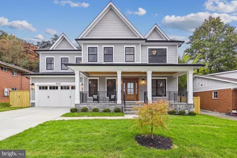 10107 Ashburton Ln, Bethesda, MD 20817