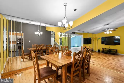 14800 Fireside Dr, Silver Spring, MD 20905 photo 17