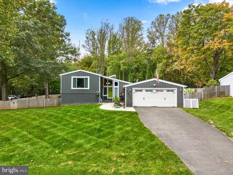 14800 Fireside Dr, Silver Spring, MD 20905