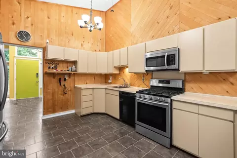 14800 Fireside Dr, Silver Spring, MD 20905 photo 19