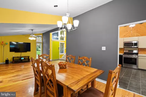 14800 Fireside Dr, Silver Spring, MD 20905 photo 16