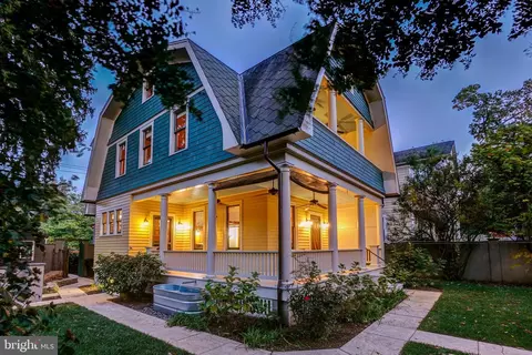 8016 Flower Ave, Takoma Park, MD 20912