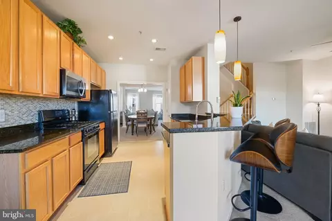 11704 Leesborough Cir, Silver Spring, MD 20902 photo 9