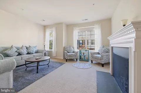 11704 Leesborough Cir, Silver Spring, MD 20902 photo 4