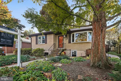 512 Gilmoure Dr, Silver Spring, MD 20901