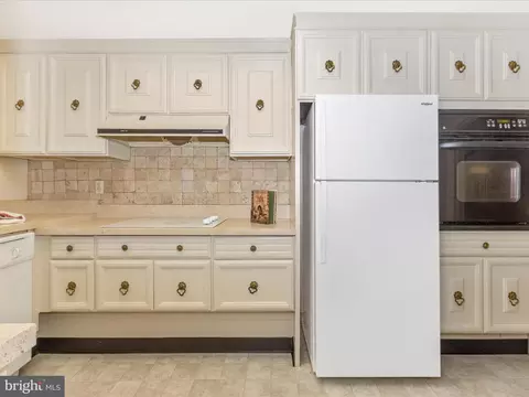 3533 S Leisure World Blvd #26-E, Silver Spring, MD 20906 photo 9