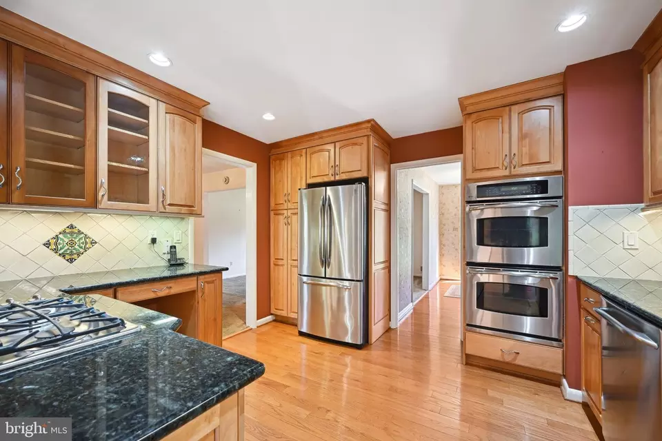  5216 Drake Ter, Rockville, MD 20853 photo 5