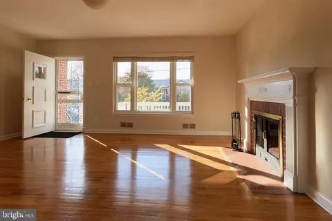 11105 Dodson Ln, Silver Spring, MD 20902 photo 5