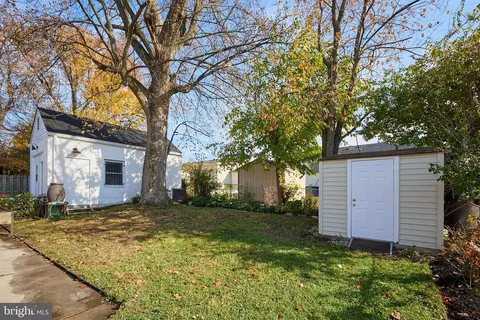 11105 Dodson Ln, Silver Spring, MD 20902 photo 4