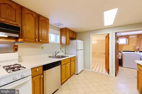 11105 Dodson Ln, Silver Spring, MD 20902 photo 30