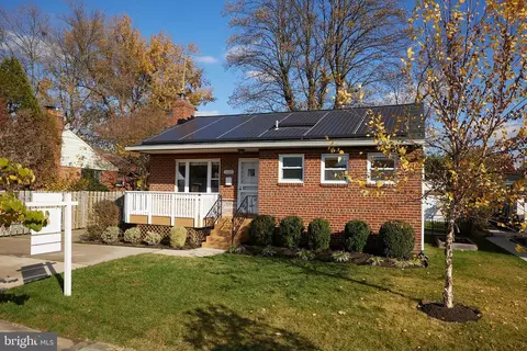 11105 Dodson Ln, Silver Spring, MD 20902 photo 2
