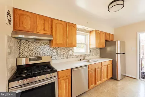 11105 Dodson Ln, Silver Spring, MD 20902 photo 10